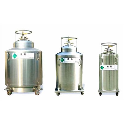 Tekutý héliový Dewarov valec